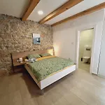 Stone Castle * טריבאלי