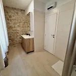 Stone Castle טריבאלי