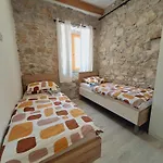Stone Castle וילה