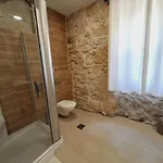 וילה Stone Castle טריבאלי