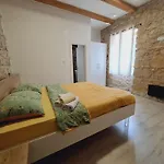 Stone Castle * טריבאלי