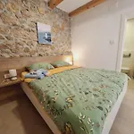 Stone Castle וילה