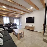 Stone Castle טריבאלי