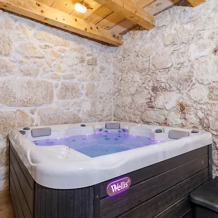 Villa Stone Castle *