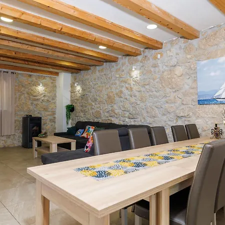 Stone Castle Villa Tribalj (Primorsko-Goranska)