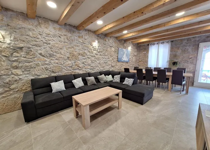 Stone Castle Villa Tribalj (Primorsko-Goranska)